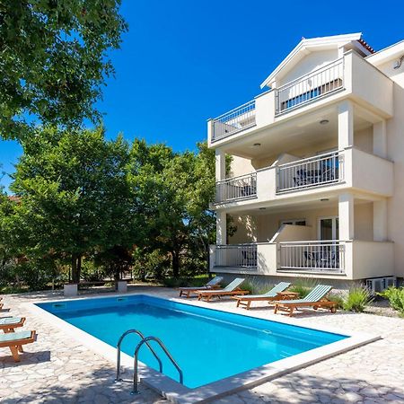 2 Bedroom Beautiful Apartment In Pinezici Exterior foto