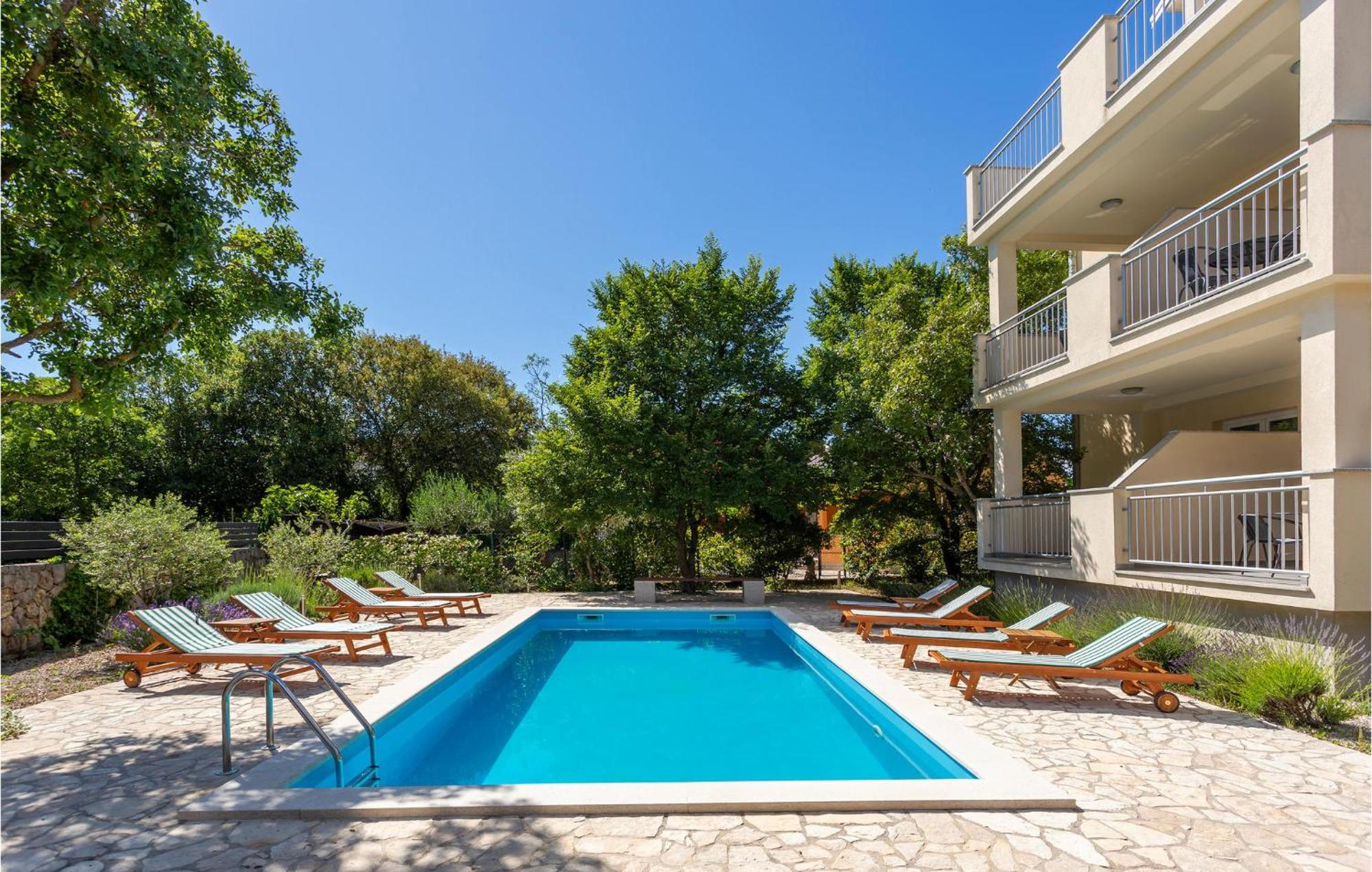 2 Bedroom Beautiful Apartment In Pinezici Exterior foto